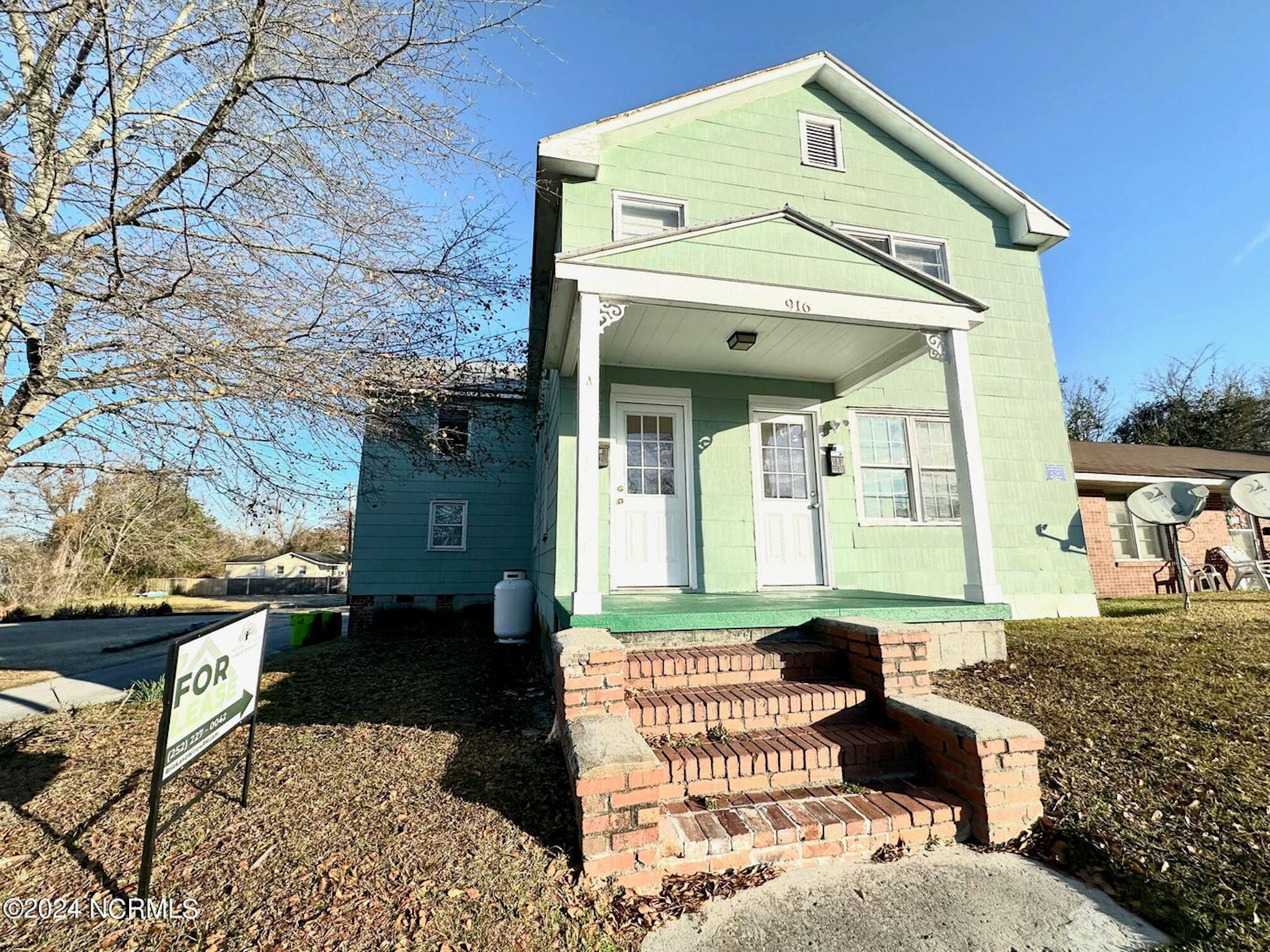 916 Cedar Street - 1