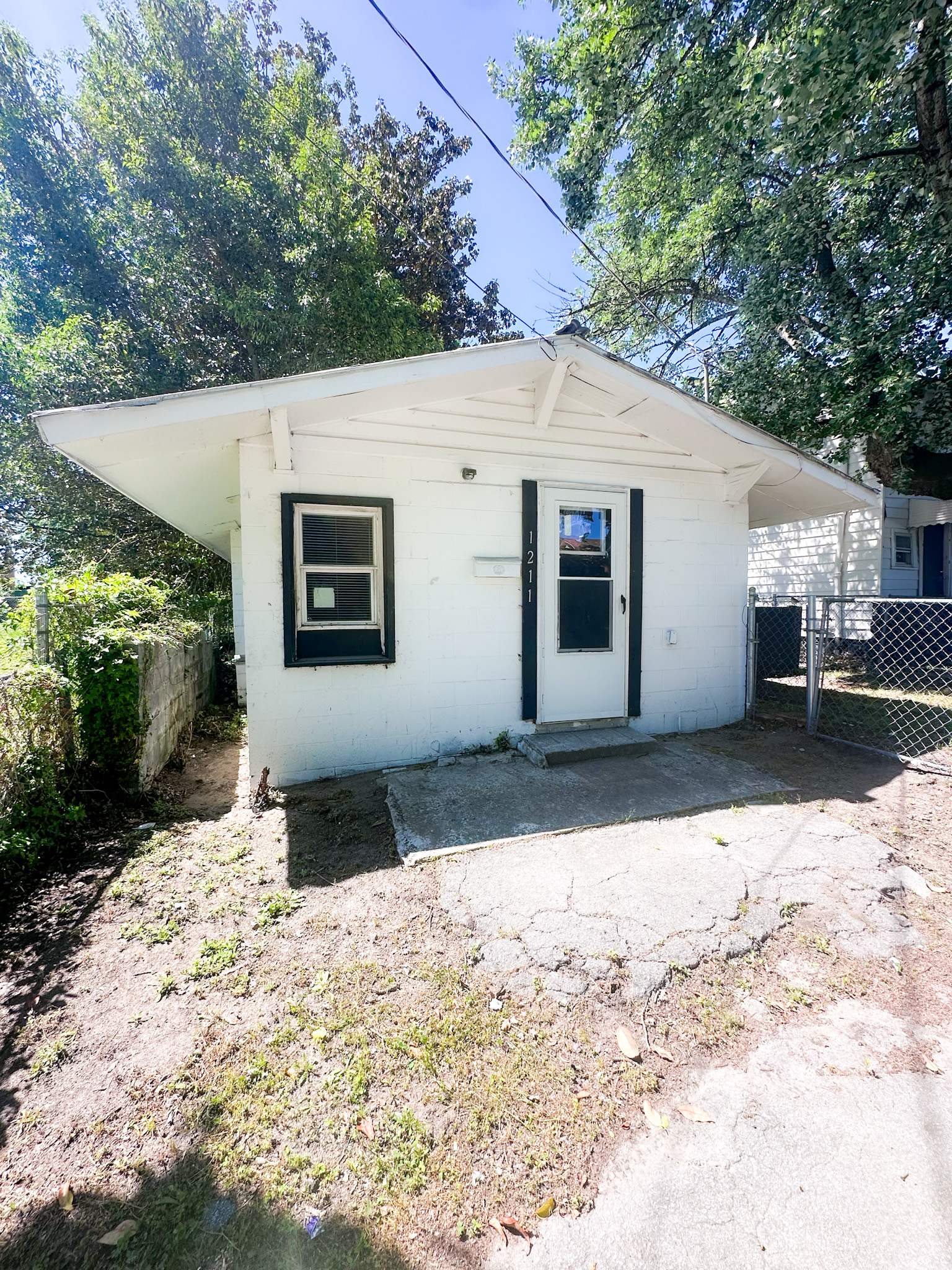 1211 Bay Street